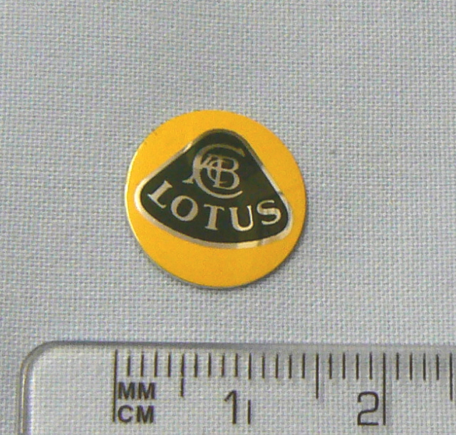 A082F4207F (082F4207) BADGE for 2004 MODEL GEAR KNOB