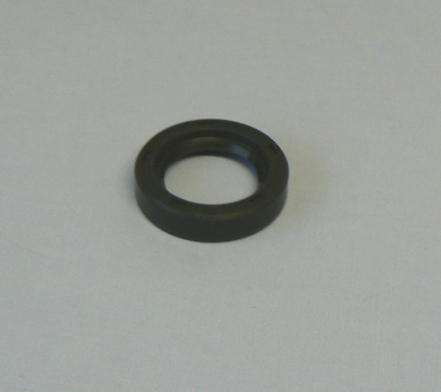 SJ026F0002 INPUT SHAFT SEAL (aproximately August 1969 onwards)